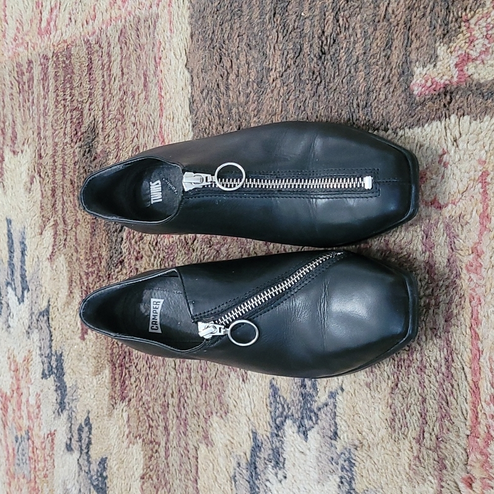 Camper Twins Black Zip-Up Flats